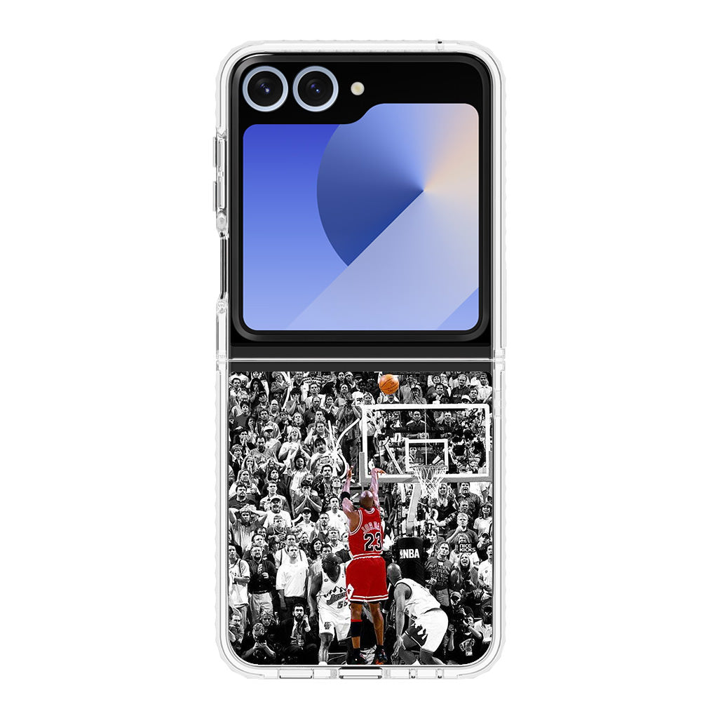 Michael Jordan Epic Shoot - Iconic Basketball Case | Galaxy Z Flip 6 C Customilo Michael Jordan Epic Shoot - Iconic Basketball Case | Galaxy Z Flip 6 C Customilo