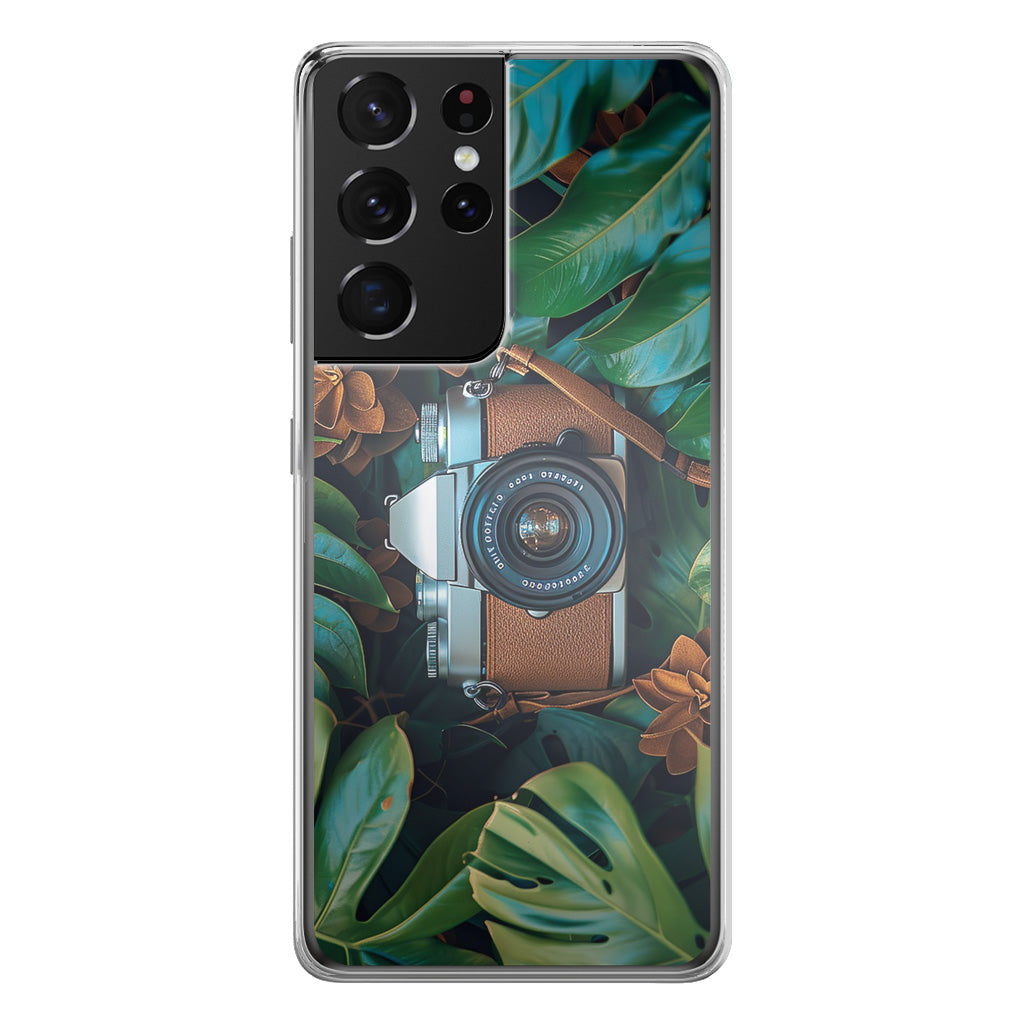 The Lens Between Leaves Samsung Galaxy S21 Ultra Case