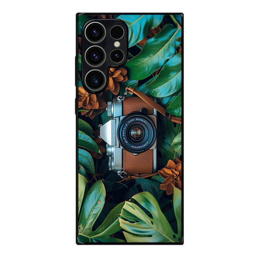 The Lens Between Leaves Samsung Galaxy S23 Ultra Case