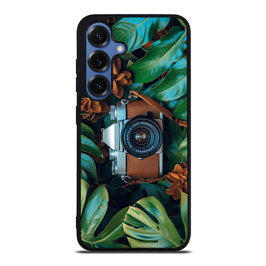 The Lens Between Leaves Samsung Galaxy S25 / S25 Plus Case