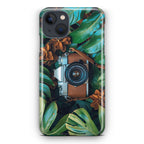 The Lens Between Leaves iPhone 15 / 15 Plus Case
