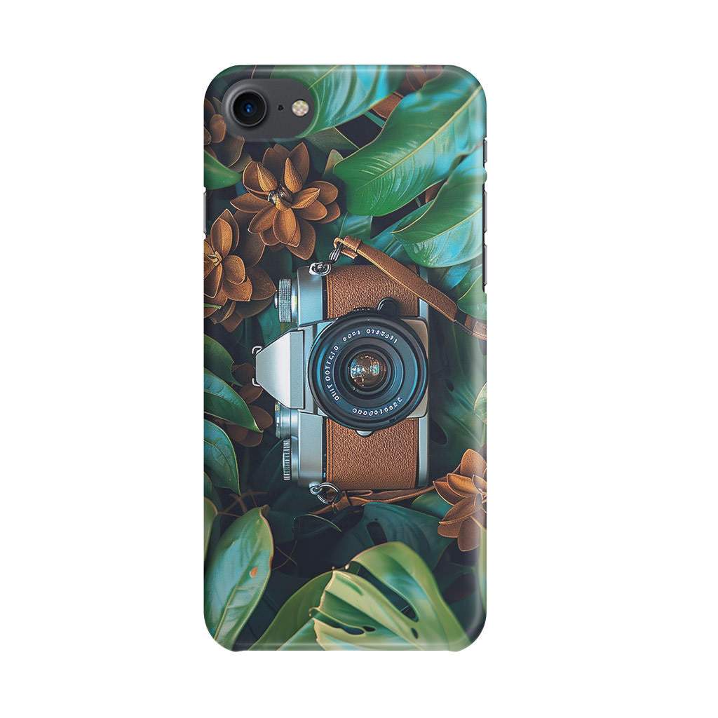 The Lens Between Leaves iPhone SE 3rd Gen 2022 Case