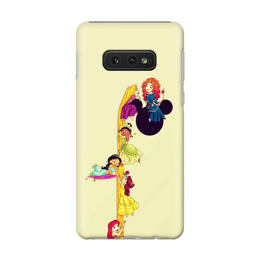 Princesses Climbing Rapunzel's Hair Galaxy S10e Case