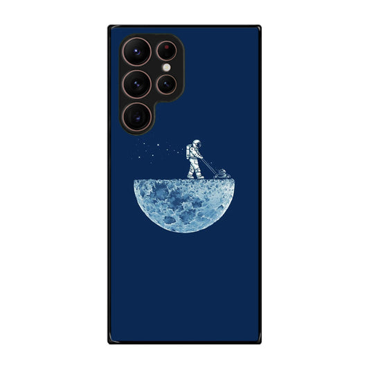 Astronaut Mowing The Moon Galaxy S22 Ultra 5G Case