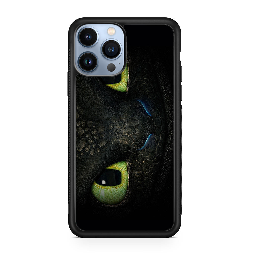 Toothless Dragon Eyes Close Up iPhone 13 Pro / 13 Pro Max Case