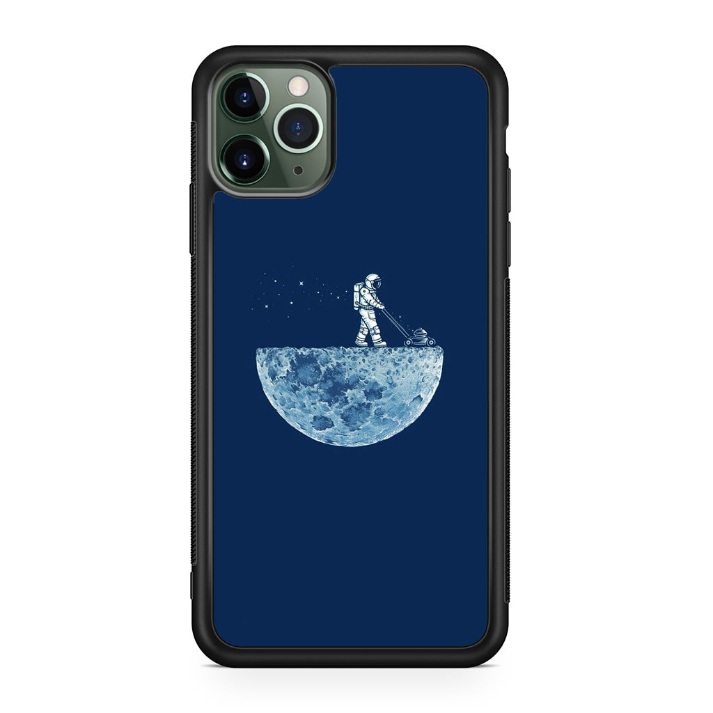 Astronaut Mowing The Moon iPhone 11 Pro Case