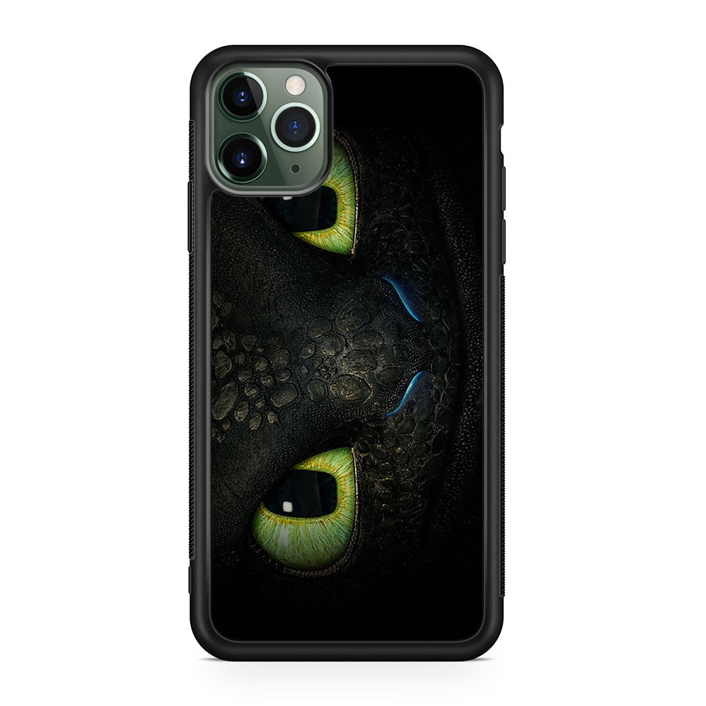 Toothless Dragon Eyes Close Up iPhone 11 Pro Case