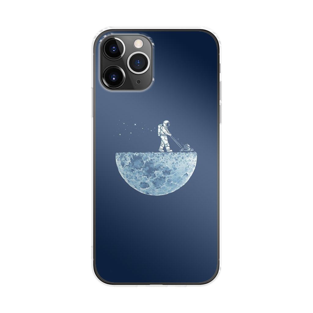 Astronaut Mowing The Moon iPhone 11 Pro Case